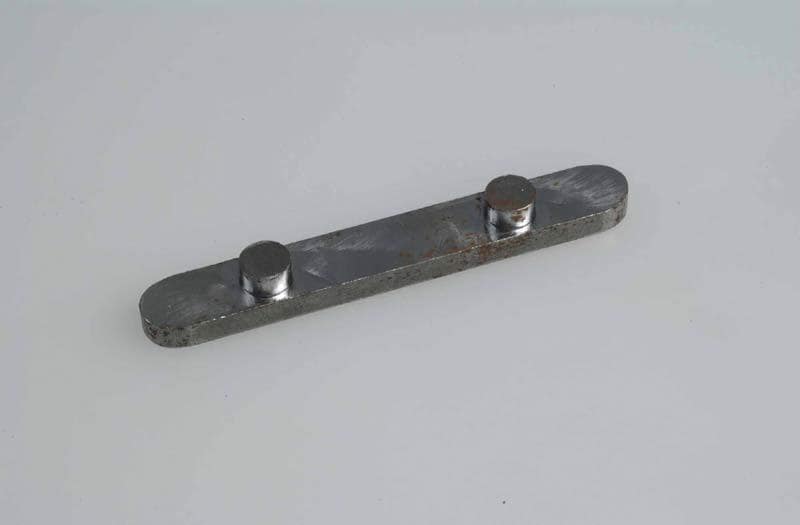 Key 8 mm with pins cc 30 mm